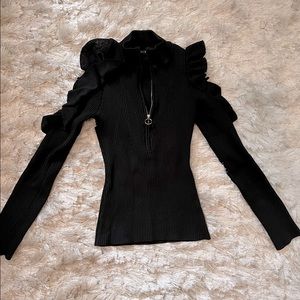 Thin fitted sweater zip top